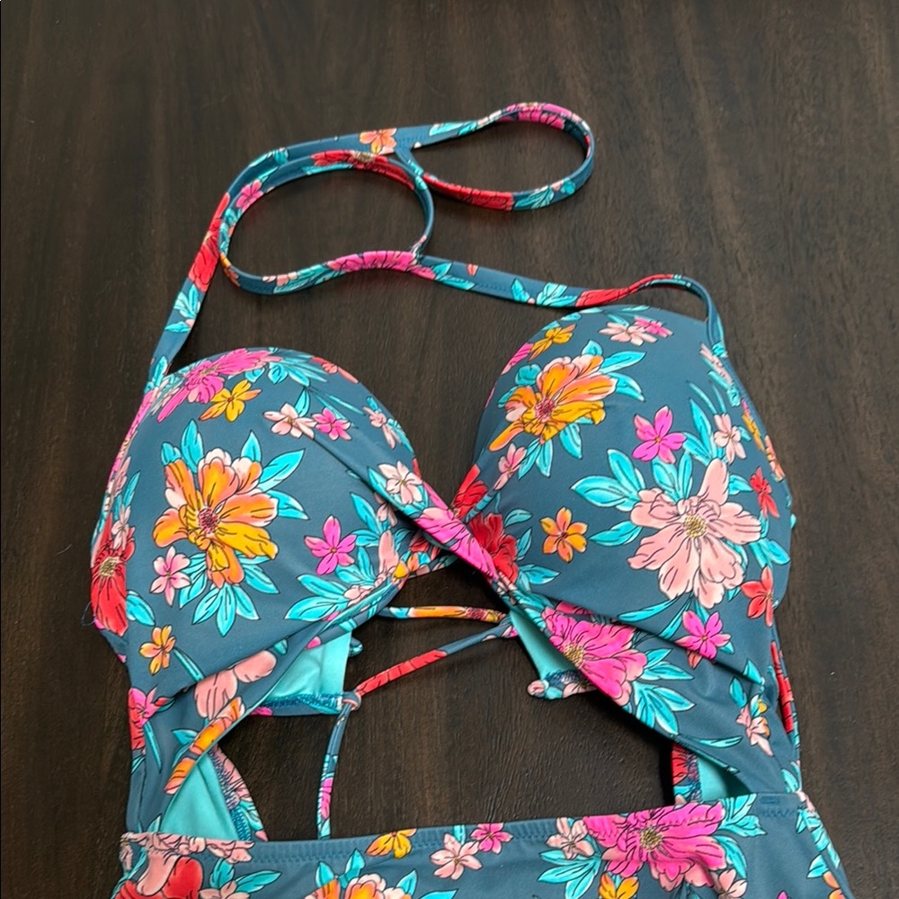 EUC - Shade & Shore one piece 36DD